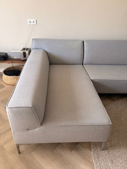 Design on Stock hoekbank (model Bloq)