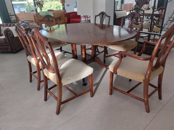 Image 1 of Table de salle à manger Bevan Funnell Reprodux + 6 chaises — style anglais classique, acajou