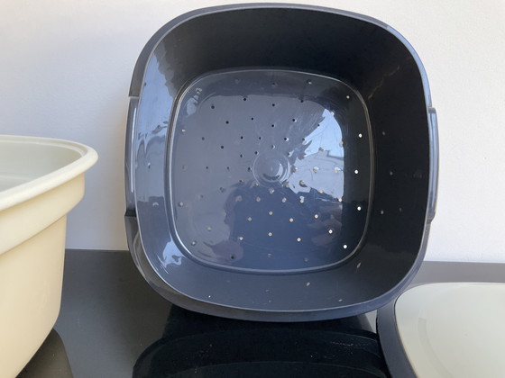 Image 1 of TUPPERWARE: Recipiente multiusos y dos cuencos para salsas