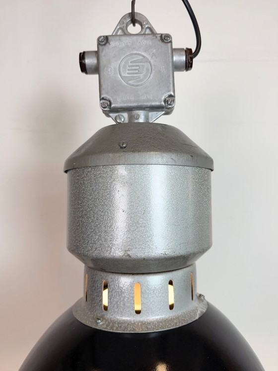 Image 1 of Lampe industrielle en émail noir d'usine, fabriquée par Elektrosvit dans les années 1960.