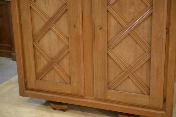 Armadio in rovere biondo con motivo a tratteggio incrociato geometrico degli anni '40. – Vintage (photo 2 of 15)