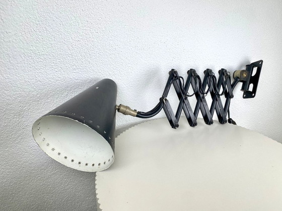 Image 1 of Vintage Hala Zeist Schaarlamp - Zwart Industriële Schaar Wandlamp met Uitschuifbare Arm / Bauhaus Schaar Wandlamp In Zwart