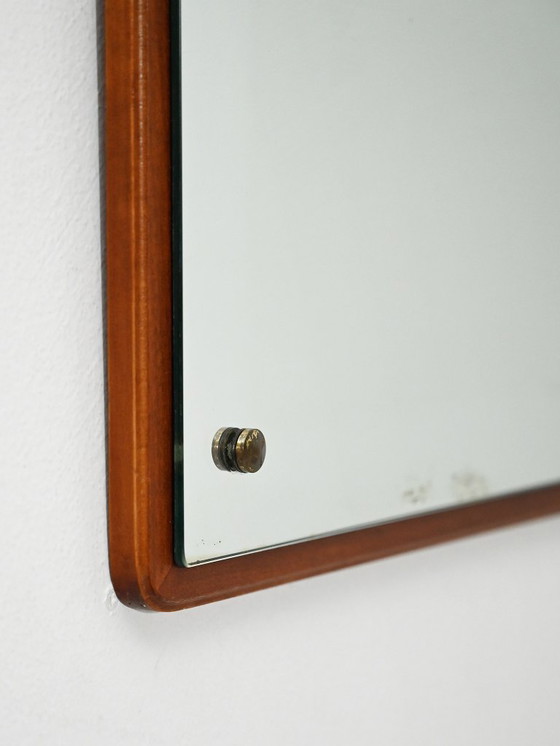 Image 1 of Scandinavische vierkante teakhouten spiegel uit de jaren 60-70.