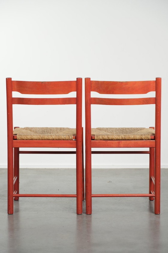 Image 1 of 2 x Leuk rood vintage houten stoeltje uit de jaren ’70 met een gevlochten rieten zitting
