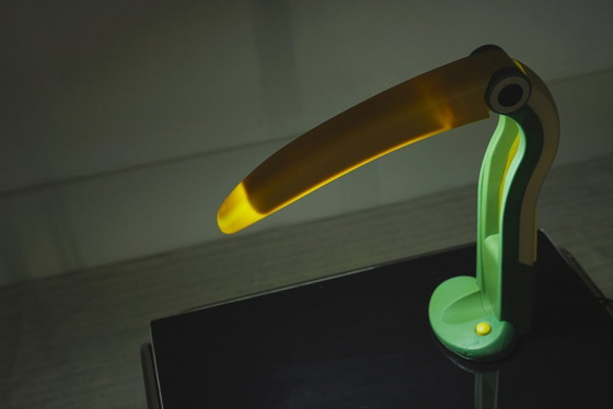 Image 1 of Lampada da scrivania HT Huang Toucan, luce da tavolo postmoderna in plastica, illuminazione colorata anni '80.
