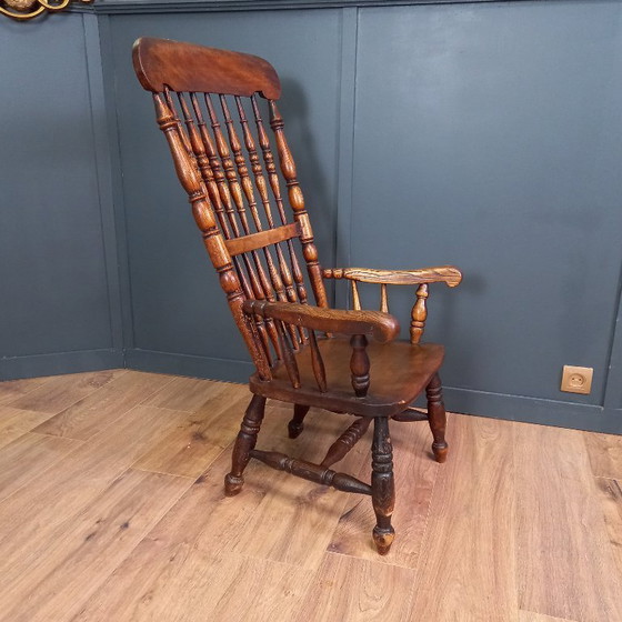 Image 1 of Niedriger antiker Bobbin-Windsor-Stuhl
