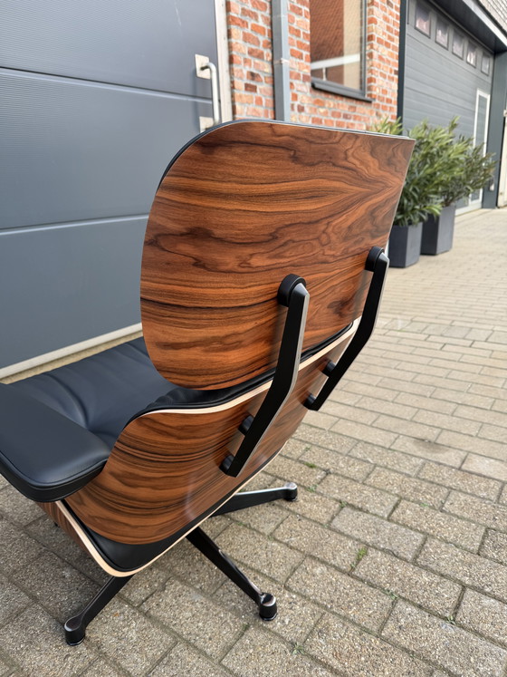 Image 1 of 2 poltrone lounge Vitra Eames XL originali con poggiapiedi, in pregiata pelle nera e palissandro Santos, NUOVE!!