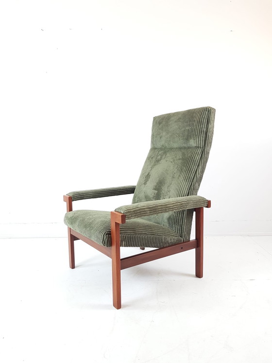 Image 1 of Fauteuil vintage danois tissu côtelé vert nouvellement tapissé