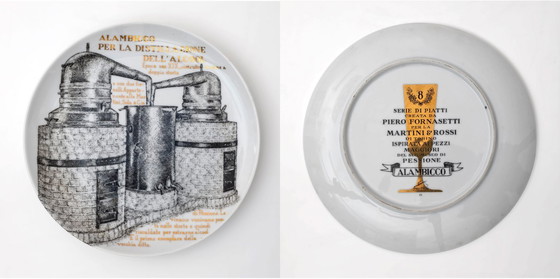 Image 1 of Ensemble d'assiettes décoratives en porcelaine P. Fornasetti pour Martini & Rossi, années 1960