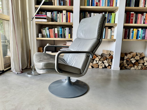 Image 1 of Fauteuil Artifort F142 met tulpvoet