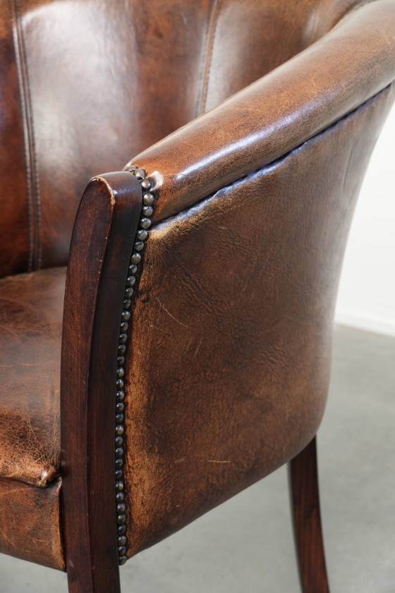 Image 1 of 2x handige schapenleren bijzetstoel/ fauteuil/tubchair met karakter en een mooi patina