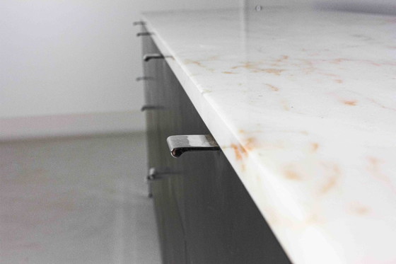 Image 1 of Directiedressoir van F. Knoll.