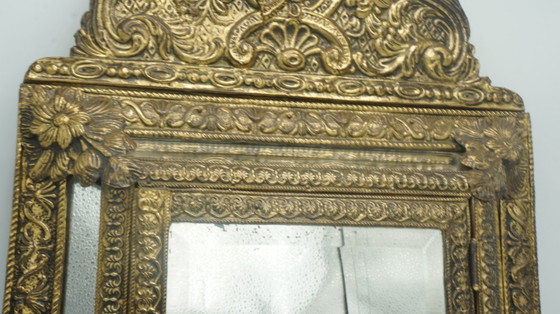 Image 1 of Niederländischer antiker, verzierter Messing-Galeriespiegel, Bürsten, Wandglas, Kupferschrank