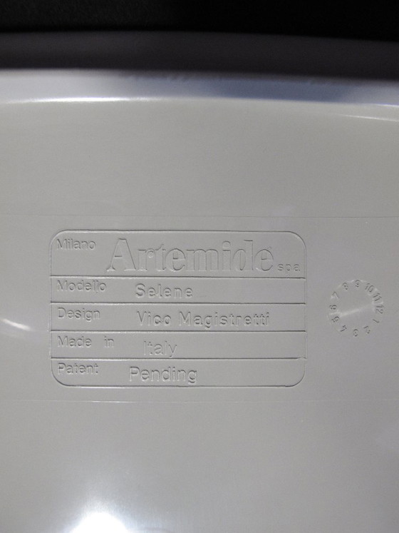 Image 1 of 2 x ARTEMIDE SELENE van Vico Magistretti / GRIJS / PATENT AANGEVRAAGD