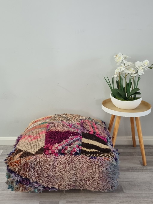 Patchwork vintage poef, marokkaanse zitkussen van echt wol