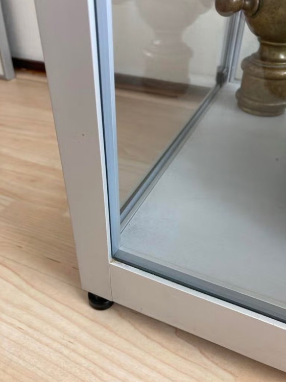 Image 1 of Display cabinet - glass and aluminium, with lighting and lock