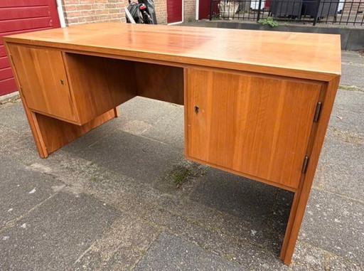 Schreibtisch aus den 1960er Jahren/der Mitte des 20. Jahrhunderts