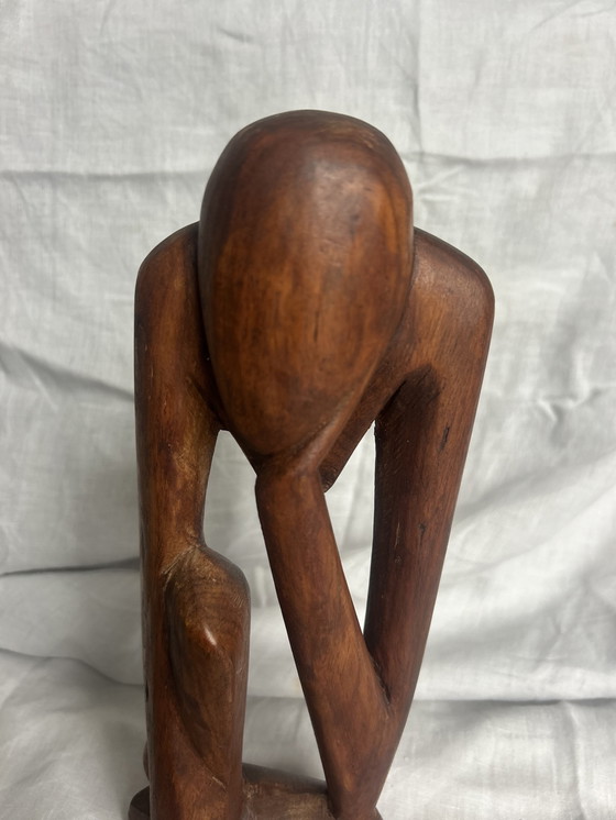 Image 1 of Vintage houten beeld de denker jaren zeventig 70 abstract handgemaakt