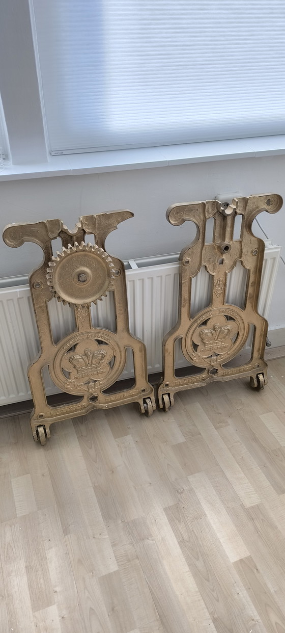 Image 1 of côtés en fonte de la presse à linge anglaise