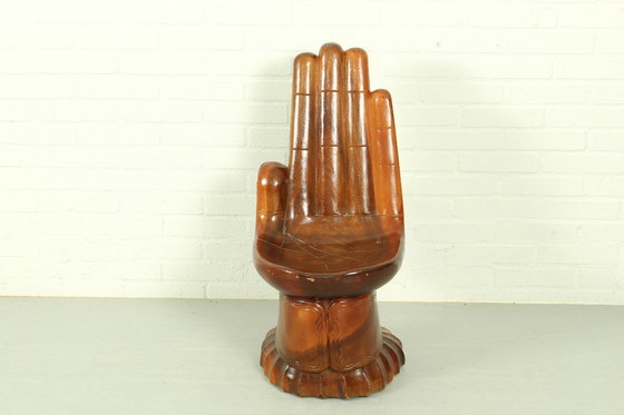 Image 1 of Hand Chair Surrealistischer skulpturaler Sitz (Stil der 1970er Jahre)