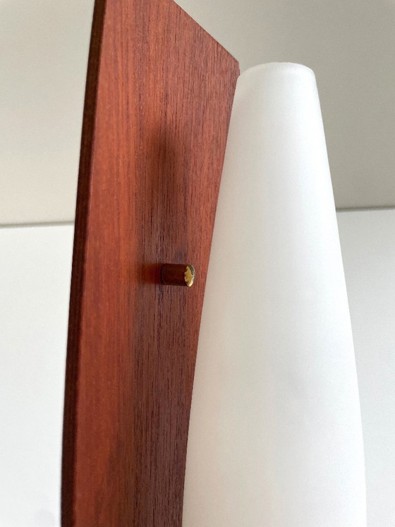 Image 1 of Applique murale moderne du milieu du siècle, design scandinave vintage en teck