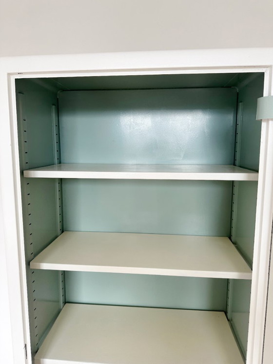 Image 1 of Armadio in acciaio 1950 di Maquet