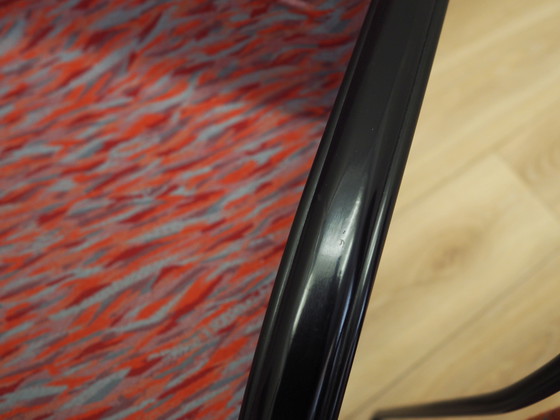 Image 1 of Ensemble de quatre chaises, design italien, années 1980, production : Italie