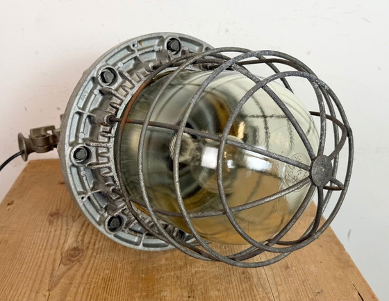 Image 1 of Grande lampada a sospensione industriale in alluminio pressofuso di Zaos, anni '70