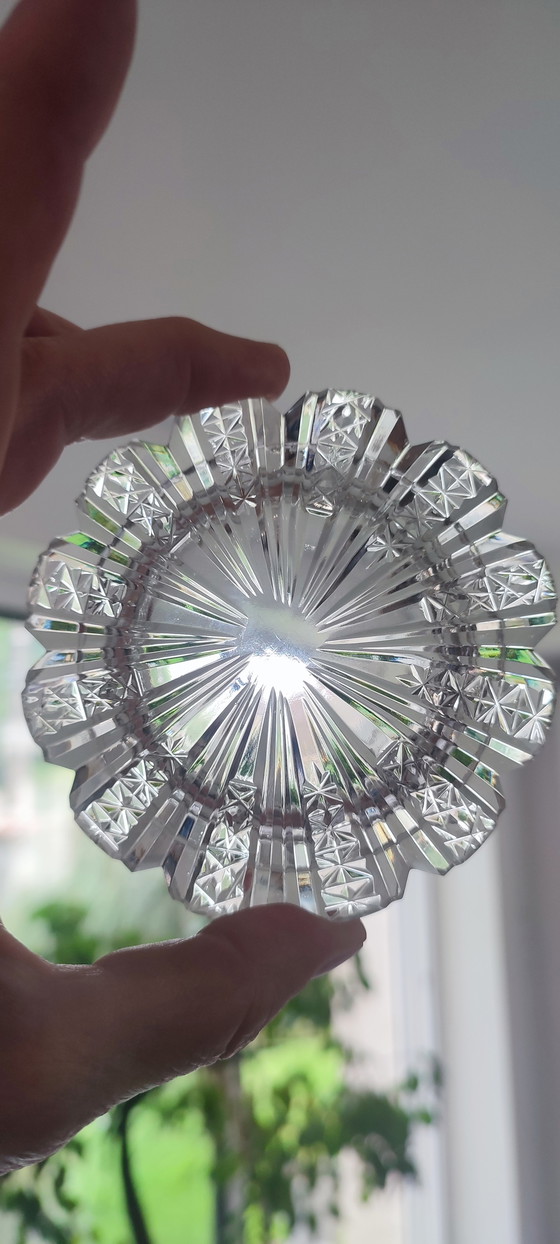 Image 1 of Poudrier ancien en verre ciselé