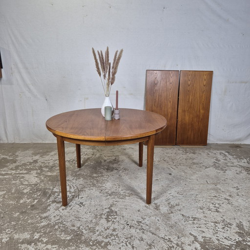Table de salle à manger ronde/ovale extensible en teck, design danois des années 1960