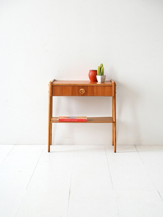 Image 1 of Vintage Scandinavisch nachtkastje met schuine poten