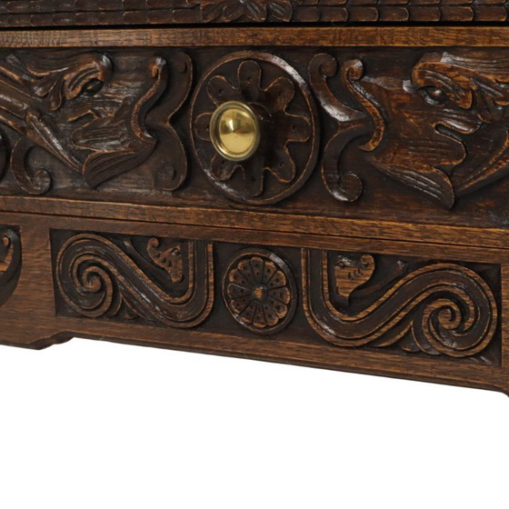 Vintage Oak Sculpted Chest of drawers Mythical Figures – Wood (photo 13 of 25)