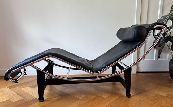 Cassina LC4 Le Corbusier – Armchairs, Chrome, Leather (photo 4 of 6)
