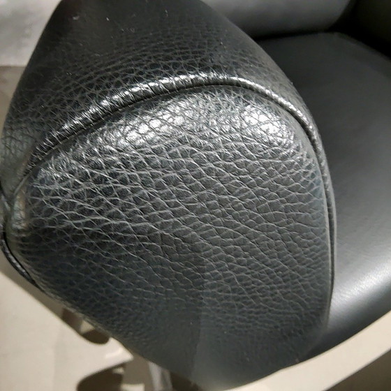 Image 1 of Poltrona Rolf Benz 322 con pouf