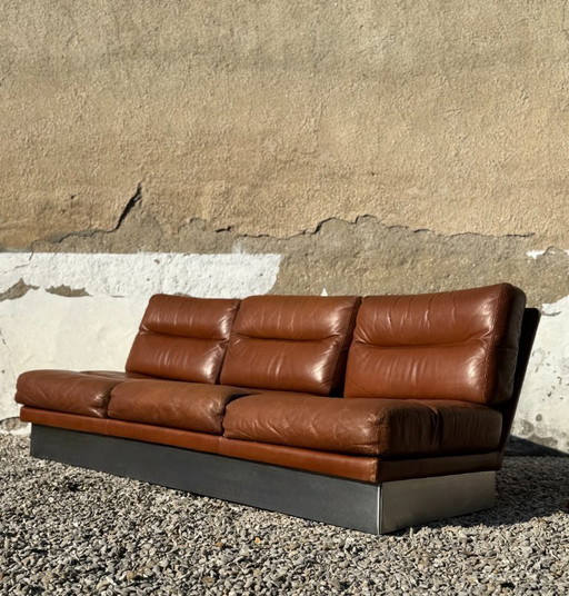 3-Sitzer-Sofa aus gebürstetem Aluminium und braunem Leder, Frankreich 1970
