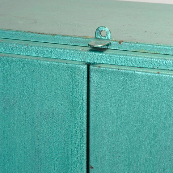 Image 1 of IJzeren industriële kast, jaren 70