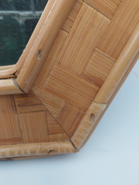 Image 1 of 1 specchio esagonale in rattan italiano degli anni '60, 45 cm