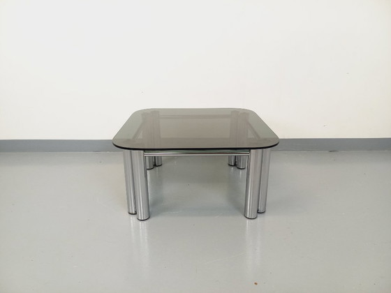 Image 1 of Vintage Italiaanse vierkante Space Age salontafel van gerookt glas en verchroomd metaal uit de jaren 70