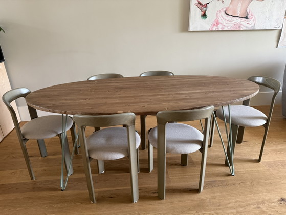 Image 1 of Allon Dery. Ovalen tafel 2mx1m lichtgroene stalen poten