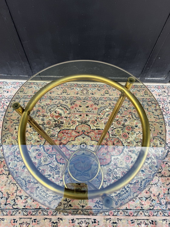 Image 1 of Mesa de pedestal trípode dorada de la década de 1970 con vidrio ahumado