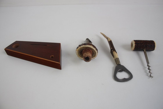 Image 1 of Set vintage en bois de cerf, tire-bouchon, décapsuleur, entonnoir, années 1960.