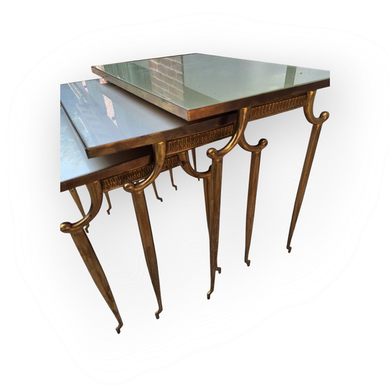 Image 1 of Ensemble de tables d'appoint vintage en laiton 1970