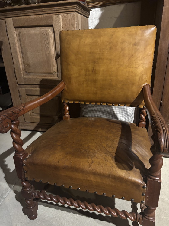 Poltrona imponente dalla sede ABN di Breda, in vendita per trasloco – Poltrone, Leather, Wood (photo 4 of 8)