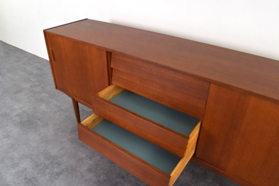 Image 1 of Buffet scandinave en teck du milieu du siècle par Nils Jonsson pour P.S. Heggen, années 1960.