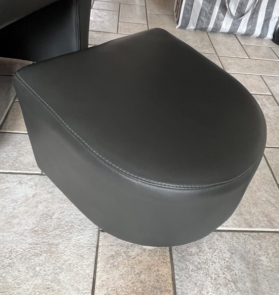 Image 1 of Dos sillones Leolux estilo chamán con otomana.