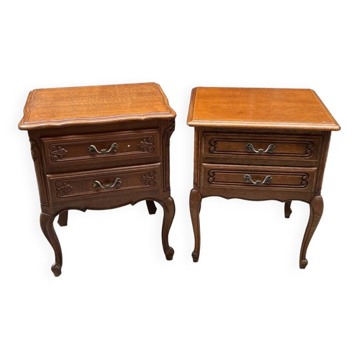 deux tables de chevet dans les cabriolets. – nachtkastjes
