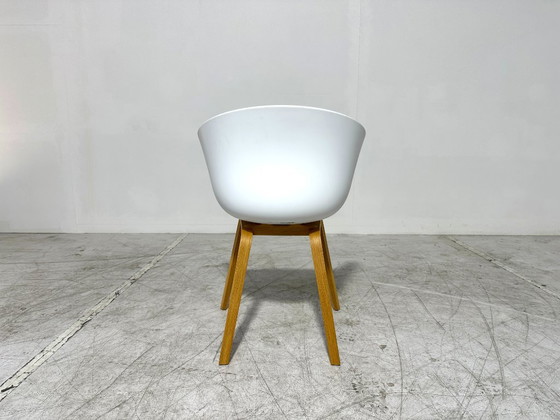 HAY About A Chair AAC 22 - Oak - White/Burgundy - Hee Welling - Danish Design – Chairs and lounge chairs (photo 3 of 5)