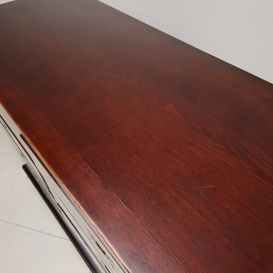 Image 1 of Engelse campagnecommode met messing beslag – 20e eeuw