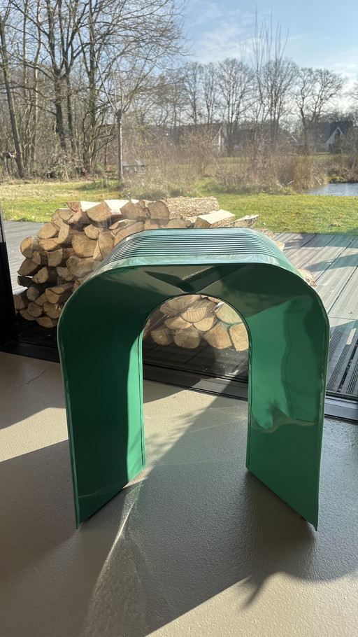 Taburete fino como el papel Lennart Lauren