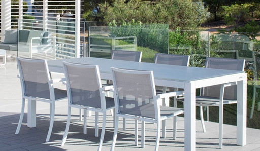 Danli garden table by Jati and Kebon